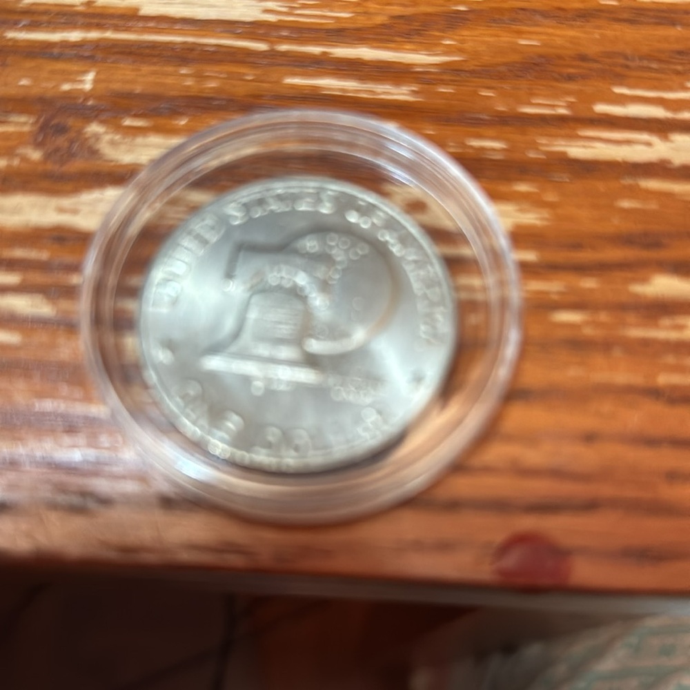 Commemorative Eisenhower Dollar Coin in Display Case - Picture 2 of 6